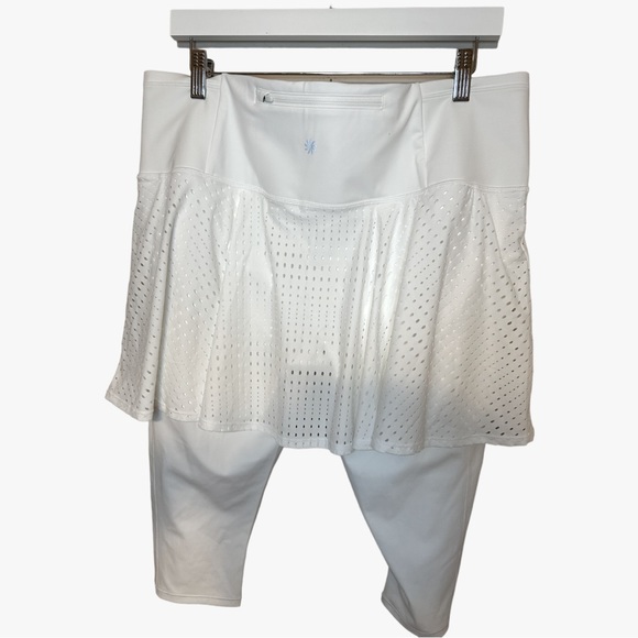 ATHLETA - NWOT -A Game 2 In 1 Crop In White. Size XL - Picture 12 of 15